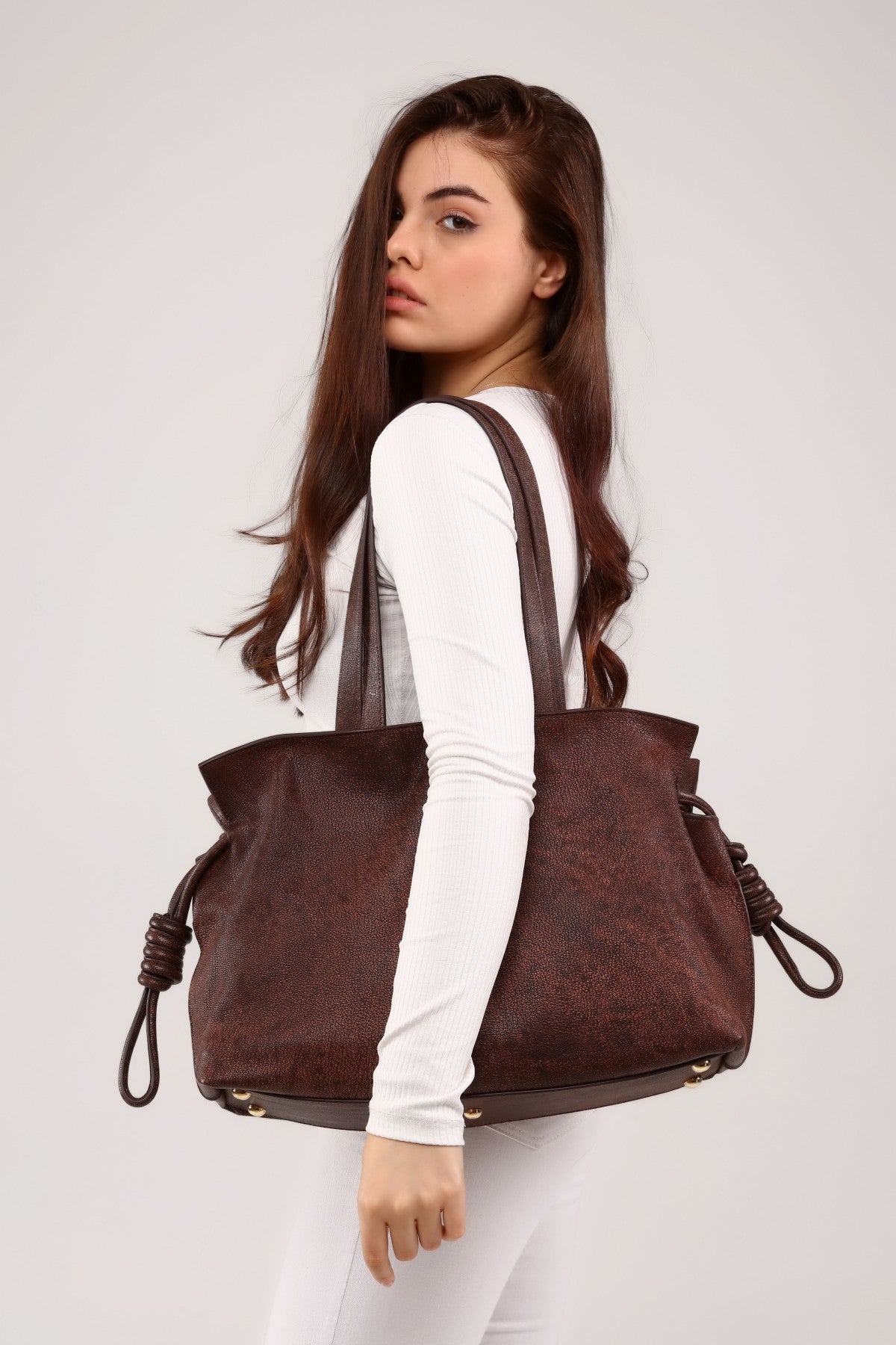 Schwarze Ledertasche mit Leopardenmuster für Damen