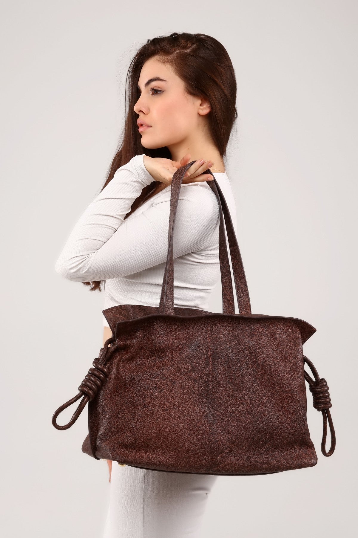 Schwarze Ledertasche mit Leopardenmuster für Damen