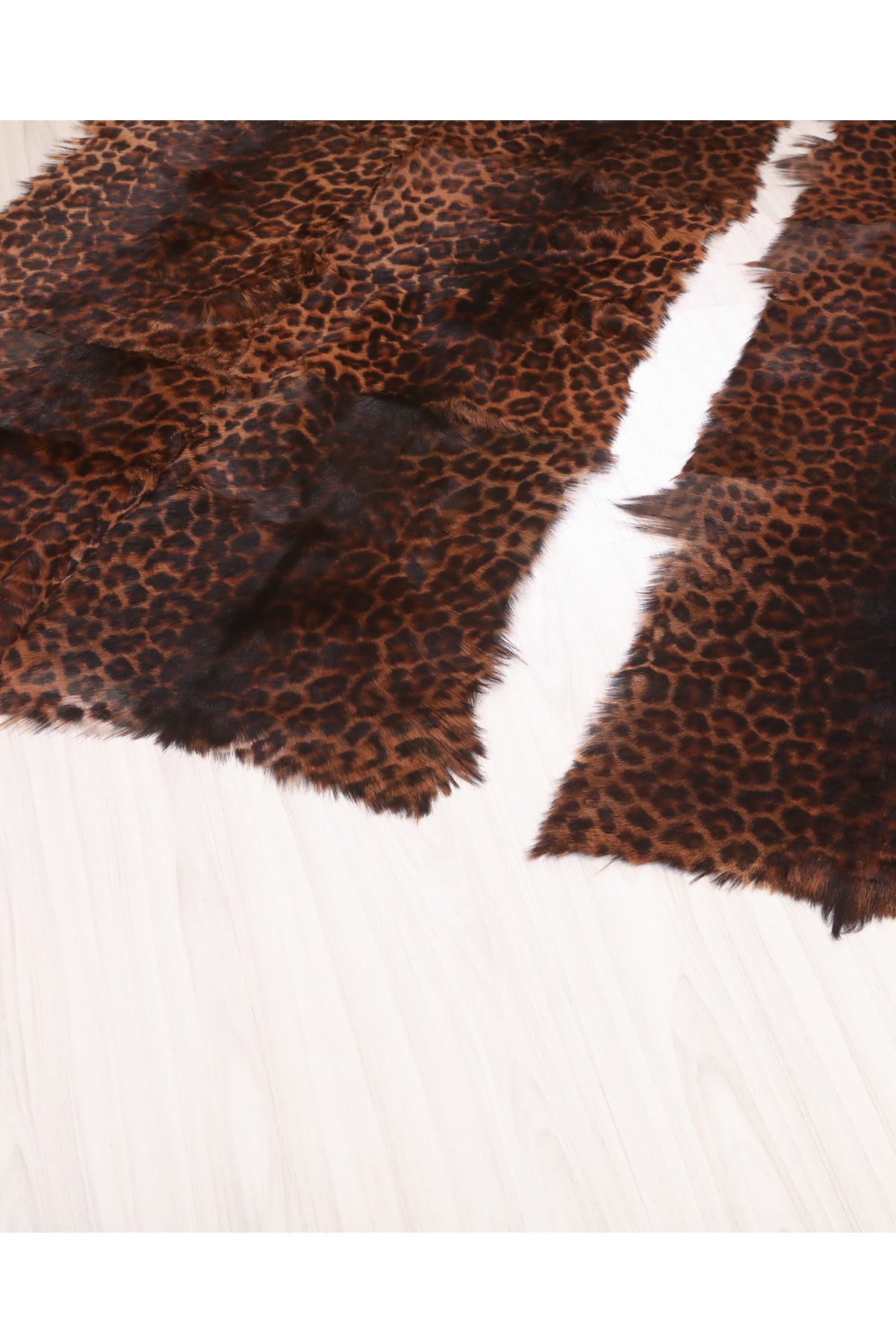 Leopar Desenli Deri Yolluk Halı - LEATINN LEATHER WEAR
