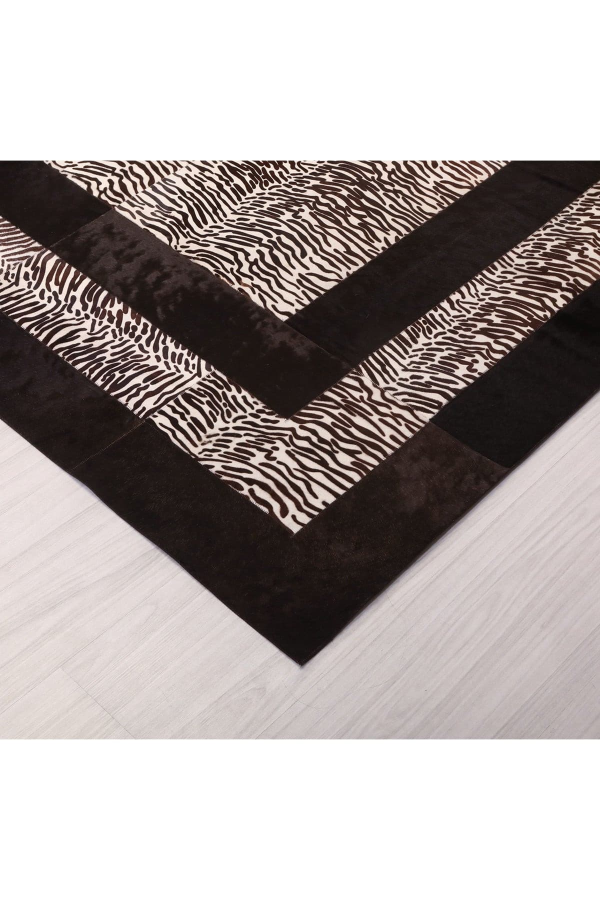 Zebra Desenli Kahve Çizgili Deri Halı - LEATINN LEATHER WEAR